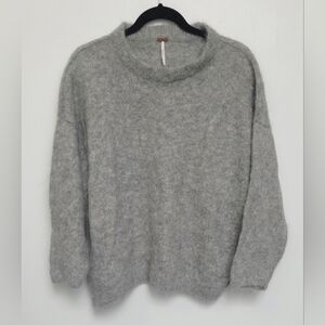 Free People Sz M Alpaca Blend Cozy Cottagecore Boho Boxy Gray Women's Sweater